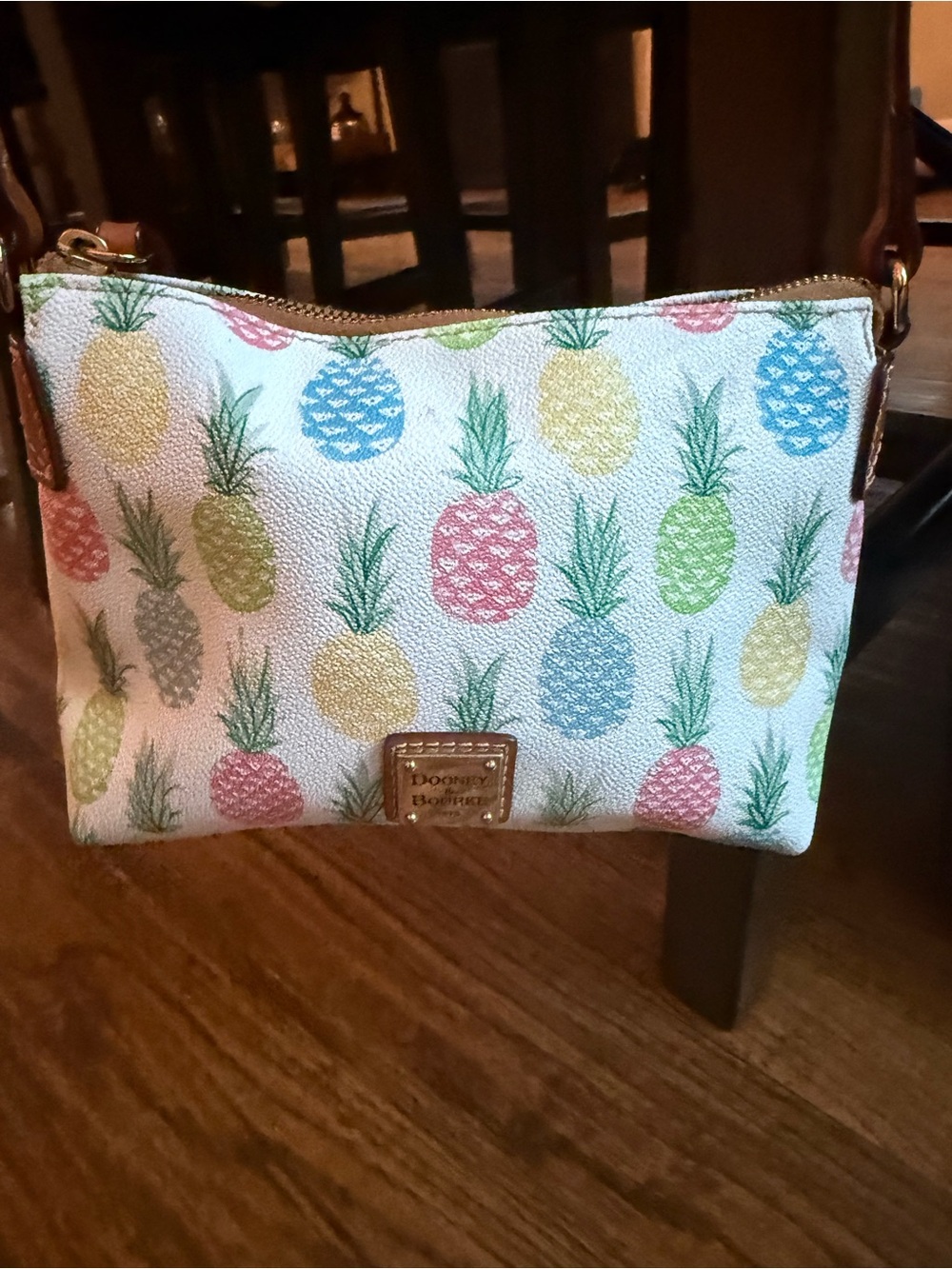 Dooney & Bourke Pineapple Print "Tiki" crossbody bag-New in packaging! - Picture 4 of 7